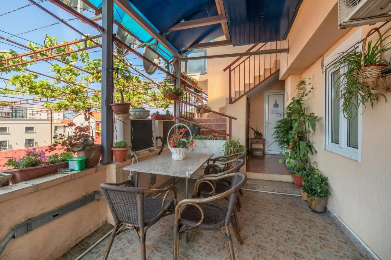 Apartments Pod Lozom With Seaview Petrovac Room photo