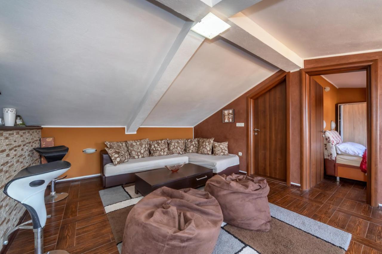 Apartments Pod Lozom With Seaview Petrovac Room photo