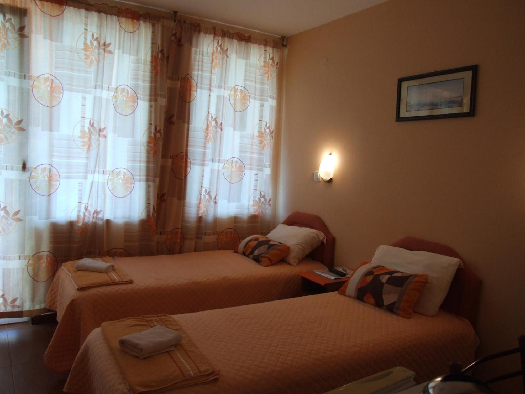 Apartments Pod Lozom With Seaview Petrovac Room photo